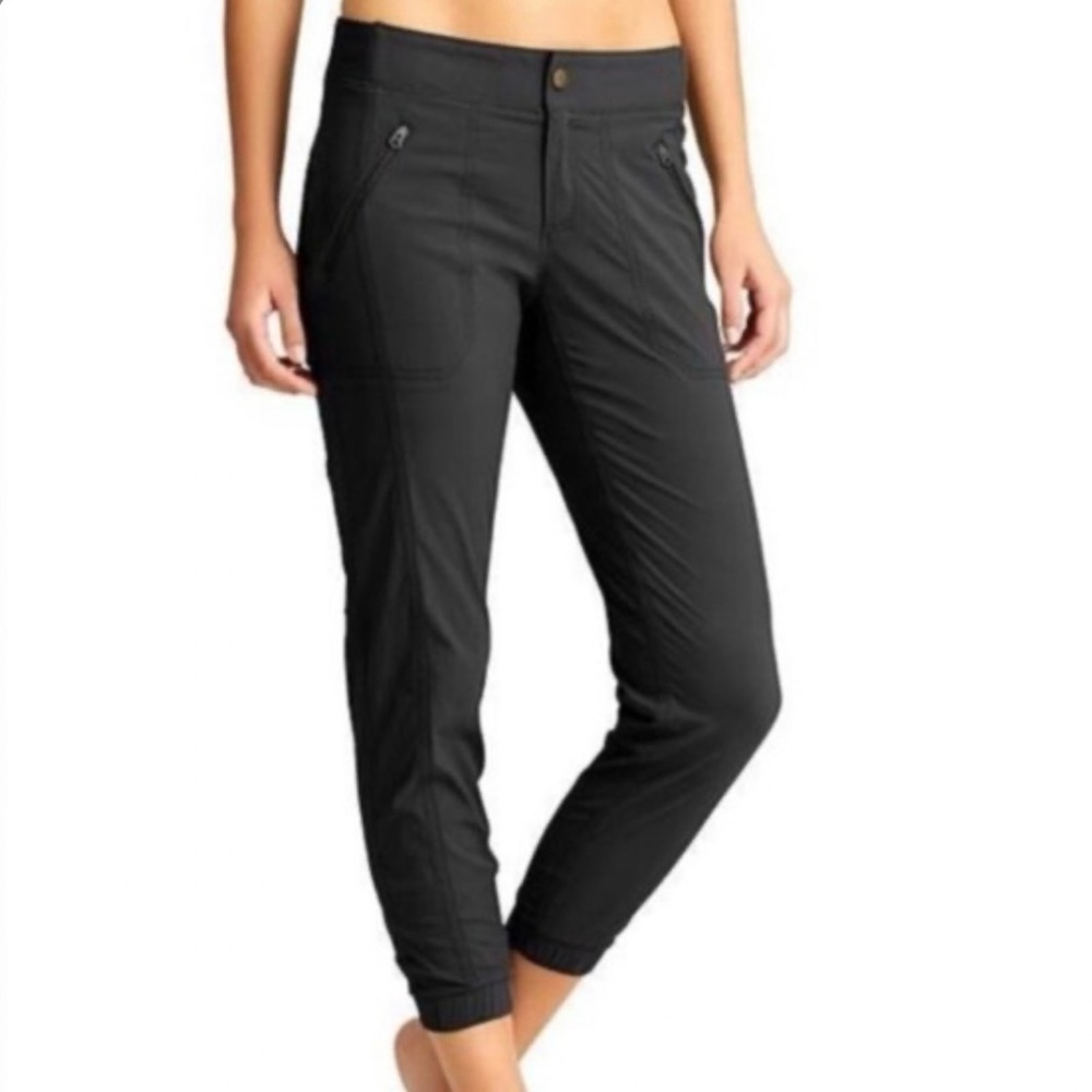 Athleta black Trekkie jogger pants with zipped front pockets size 2